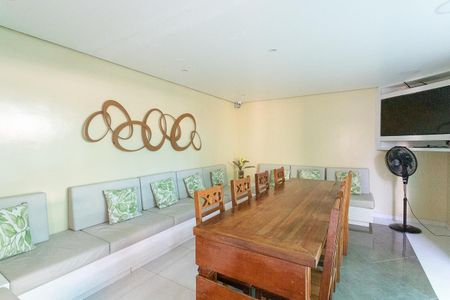 Apartamento para alugar com 44m², 2 quartos e 1 vaga Apartamento para alugar com 44m², 2 quartos e 1 vagaÁrea comum - Salão de festas