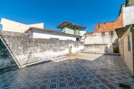 Casa à venda com 220m², 3 quartos e 3 vagasQuintal