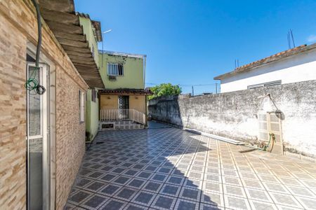 Casa à venda com 220m², 3 quartos e 3 vagasQuintal