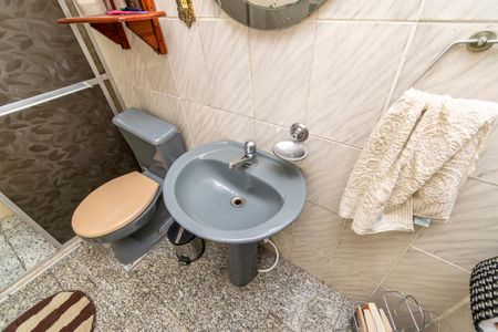 Casa à venda com 220m², 3 quartos e 3 vagasBanheiro