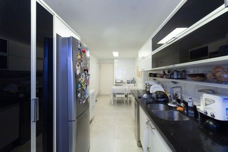 Apartamento à venda com 181m², 3 quartos e 3 vagas