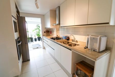 Apartamento à venda com 219m², 3 quartos e 3 vagasCozinha