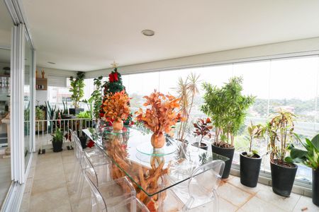 Apartamento à venda com 219m², 3 quartos e 3 vagasVaranda