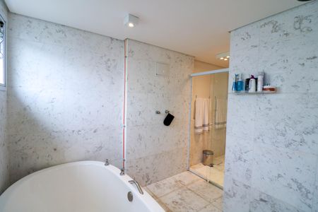 Apartamento à venda com 219m², 3 quartos e 3 vagasBanheiro da Suíte 3