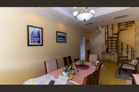 Apartamento à venda com 4 quartos, 180m² em Icaraí, Niterói