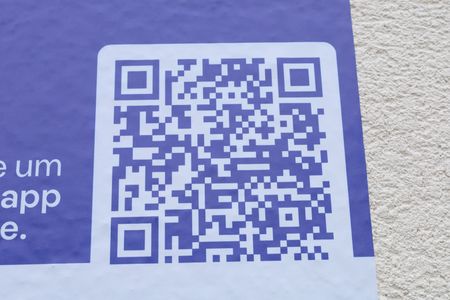 Apartamento para alugar com 32m², 2 quartos e sem vagaPlaca Instalada na parede da fachada do condomínio - Código da placa YACP-1220