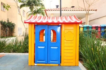 Apartamento para alugar com 32m², 2 quartos e sem vagaÁrea comum - Playground