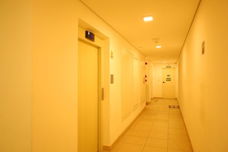 Apartamento para alugar com 32m², 2 quartos e sem vagaÁrea comum - Saguão do andar