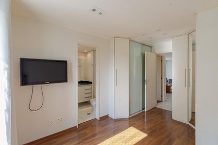 Apartamento à venda com 75m², 2 quartos e 2 vagasSuíte