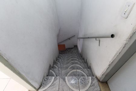 Casa para alugar com 30m², 1 quarto e sem vaga Casa para alugar com 30m², 1 quarto e sem vagaEscada