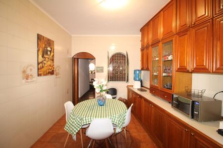 Casa à venda com 250m², 5 quartos e 4 vagasCozinha