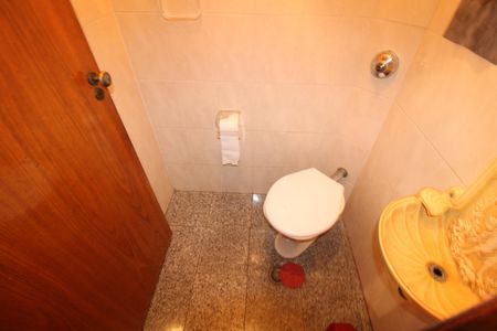 Casa à venda com 250m², 5 quartos e 4 vagasLavabo