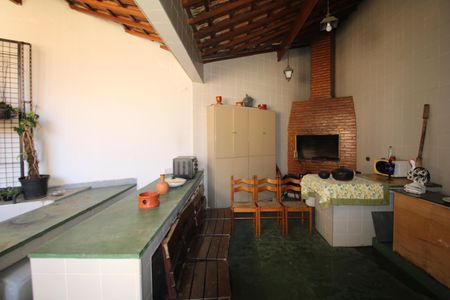 Casa à venda com 250m², 5 quartos e 4 vagasÁrea de Serviço