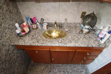 Casa à venda com 250m², 5 quartos e 4 vagasBanheiro 1