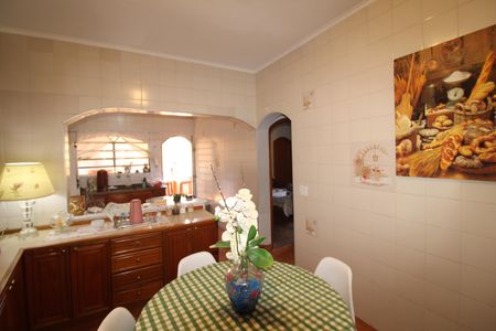 Casa à venda com 250m², 5 quartos e 4 vagasCozinha