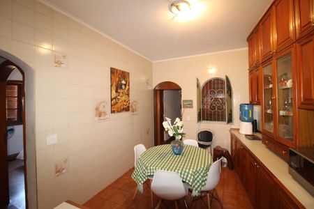 Casa à venda com 250m², 5 quartos e 4 vagasCozinha
