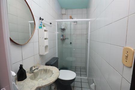 Banheiro de casa para alugar com 2 quartos, 53m² em Garcia, Salvador