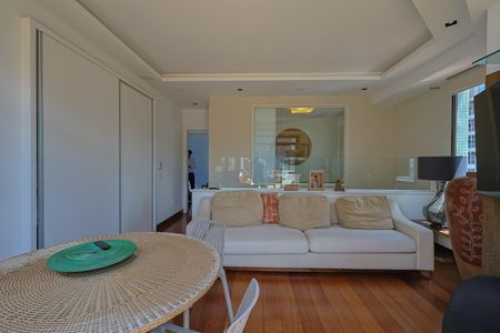 Apartamento à venda com 358m², 4 quartos e 4 vagasSala 2