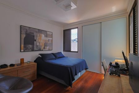 Apartamento à venda com 358m², 4 quartos e 4 vagasQuarto 2 - Suíte
