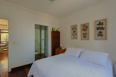 Apartamento à venda com 358m², 4 quartos e 4 vagasQuarto 3 - Suíte