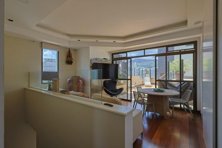 Apartamento à venda com 358m², 4 quartos e 4 vagasSala 2