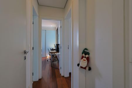 Apartamento à venda com 358m², 4 quartos e 4 vagasCorredor