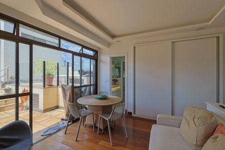 Apartamento à venda com 358m², 4 quartos e 4 vagasSala 2