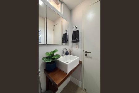 Apartamento para alugar com 160m², 3 quartos e 1 vagaLavabo