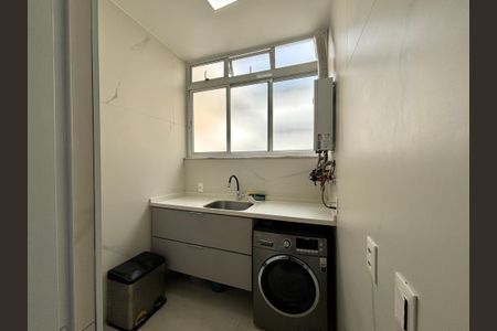 Apartamento para alugar com 160m², 3 quartos e 1 vagaÁrea de Serviço