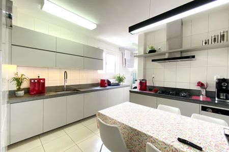 Apartamento à venda com 96m², 3 quartos e 2 vagas Apartamento à venda com 96m², 3 quartos e 2 vagasCozinha