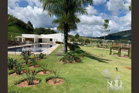 Casa de condomínio à venda com 328m², 4 quartos e 4 vagas