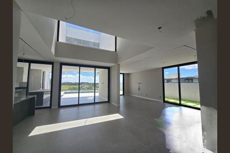 Casa de condomínio à venda com 328m², 4 quartos e 4 vagas