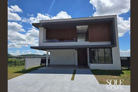 Casa de condomínio à venda com 328m², 4 quartos e 4 vagas