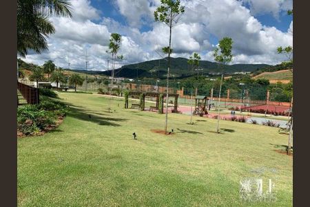 Casa de condomínio à venda com 328m², 4 quartos e 4 vagas