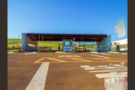 Casa de condomínio à venda com 328m², 4 quartos e 4 vagas