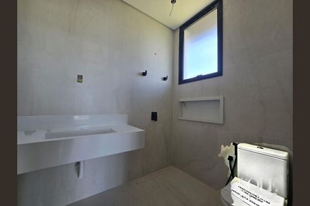 Casa de condomínio à venda com 328m², 4 quartos e 4 vagas