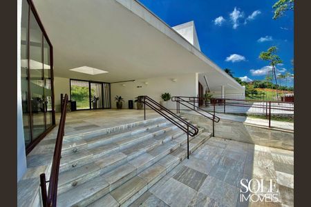 Casa de condomínio à venda com 328m², 4 quartos e 4 vagas