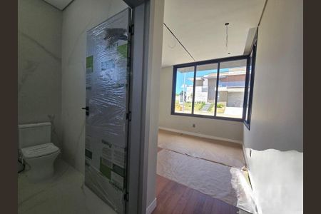 Casa de condomínio à venda com 328m², 4 quartos e 4 vagas