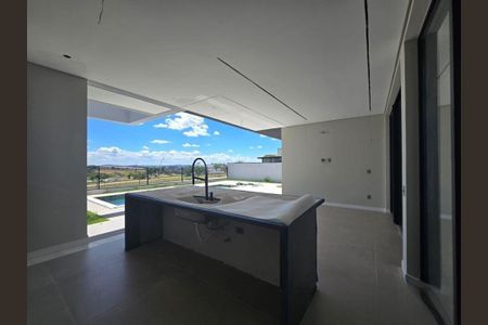 Casa de condomínio à venda com 328m², 4 quartos e 4 vagas