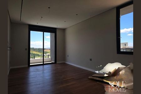 Casa de condomínio à venda com 328m², 4 quartos e 4 vagas