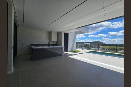 Casa de condomínio à venda com 328m², 4 quartos e 4 vagas