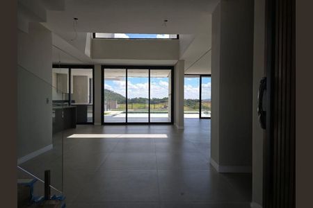 Casa de condomínio à venda com 328m², 4 quartos e 4 vagas