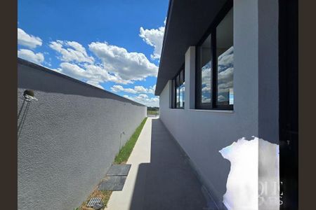 Casa de condomínio à venda com 328m², 4 quartos e 4 vagas