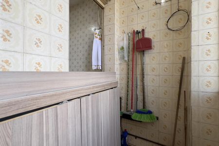 Apartamento para alugar com 57m², 2 quartos e 1 vaga Apartamento para alugar com 57m², 2 quartos e 1 vagaCozinha e Área de Serviço