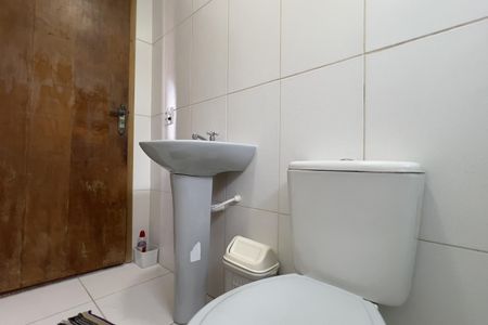 Apartamento para alugar com 57m², 2 quartos e 1 vaga Apartamento para alugar com 57m², 2 quartos e 1 vagaBanheiro da Suíte 2