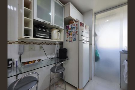Apartamento à venda com 129m², 3 quartos e 2 vagas Apartamento à venda com 129m², 3 quartos e 2 vagasCozinha