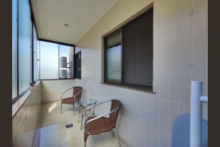 Apartamento à venda com 129m², 3 quartos e 2 vagas Apartamento à venda com 129m², 3 quartos e 2 vagasVaranda