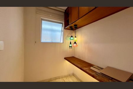 Apartamento à venda com 70m², 2 quartos e 2 vagas Apartamento à venda com 70m², 2 quartos e 2 vagasescritório