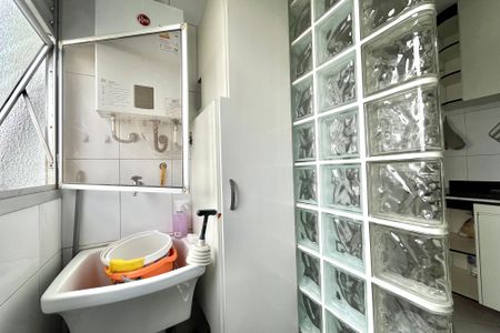 Apartamento à venda com 107m², 3 quartos e 1 vagaÁrea de Serviço