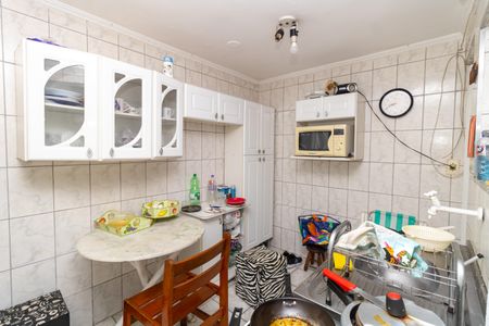 Casa à venda com 100m², 2 quartos e 1 vaga Casa à venda com 100m², 2 quartos e 1 vagaCozinha de serviço fundos